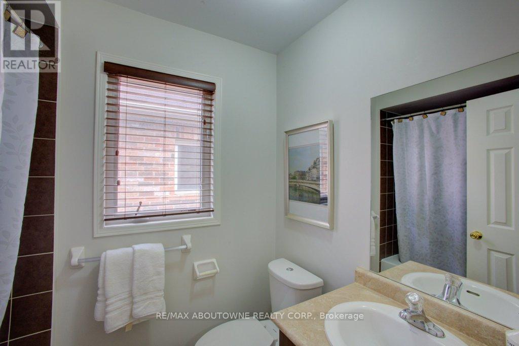 Photo 6 of 773 Shanks Heights, Milton ON