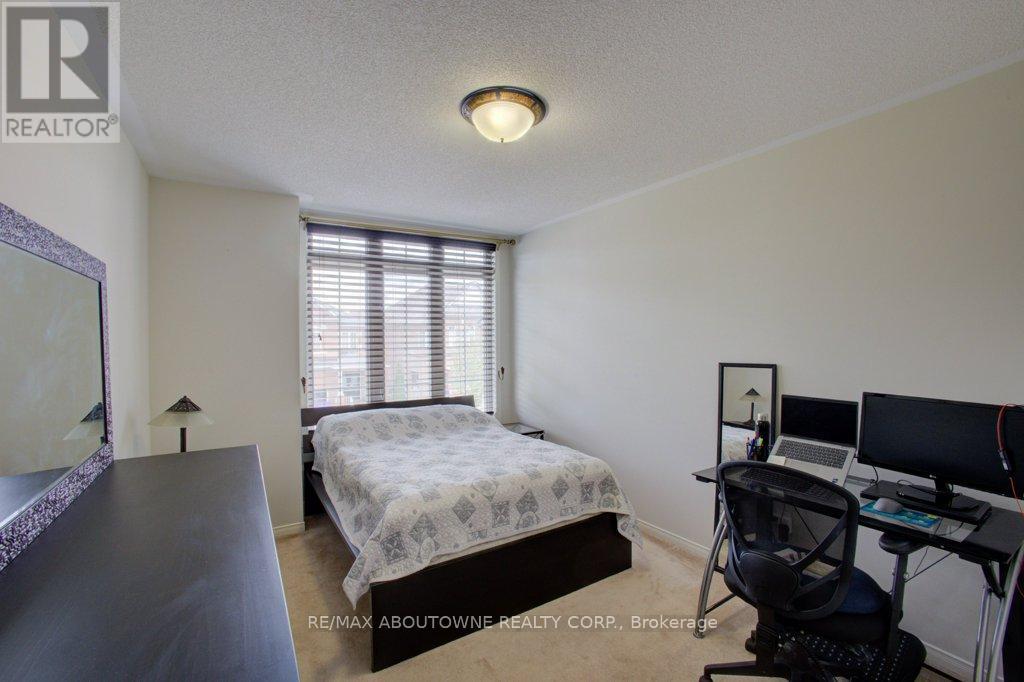 Photo 13 of 773 Shanks Heights, Milton ON