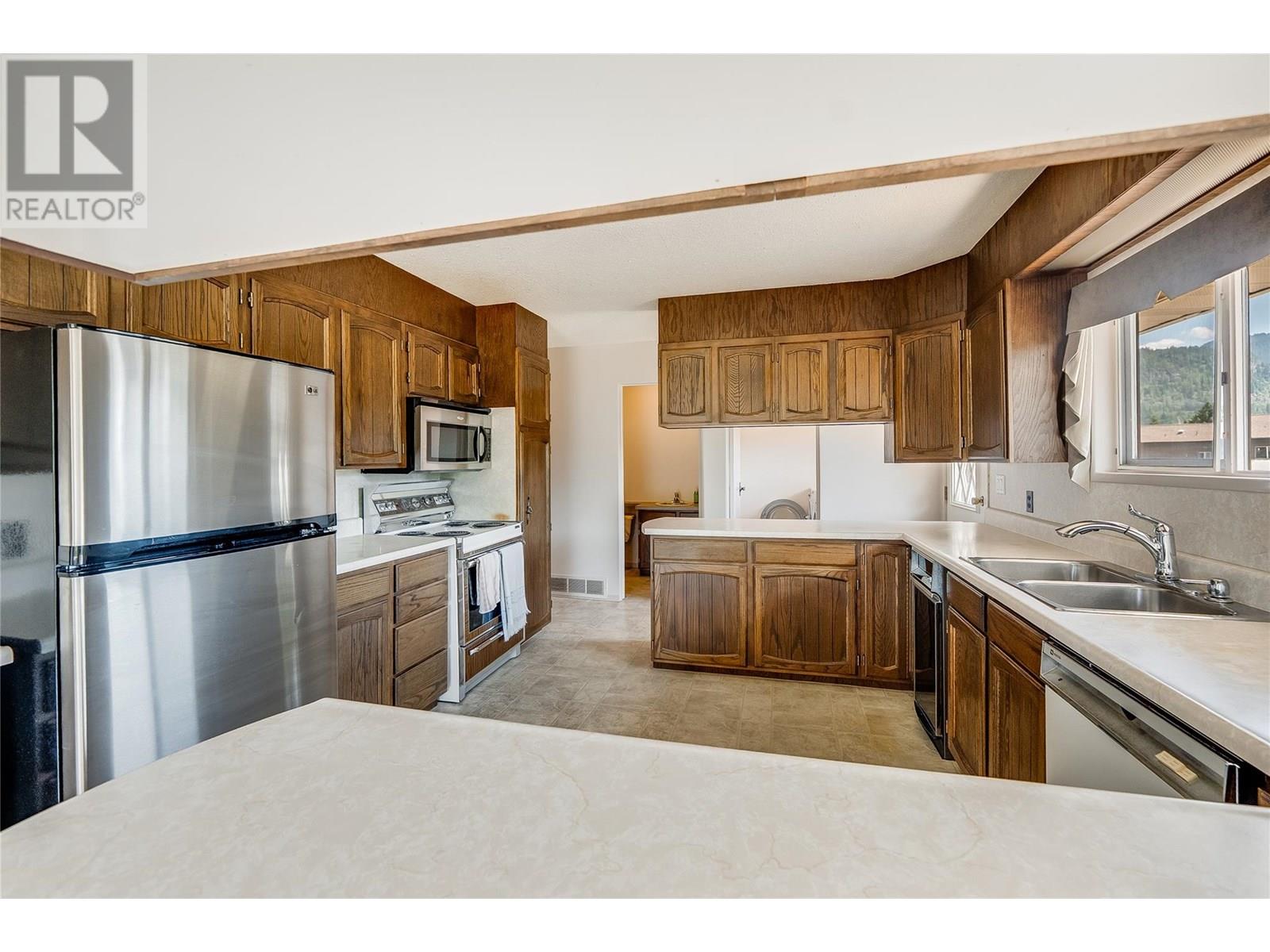 412 104th Street, Castlegar