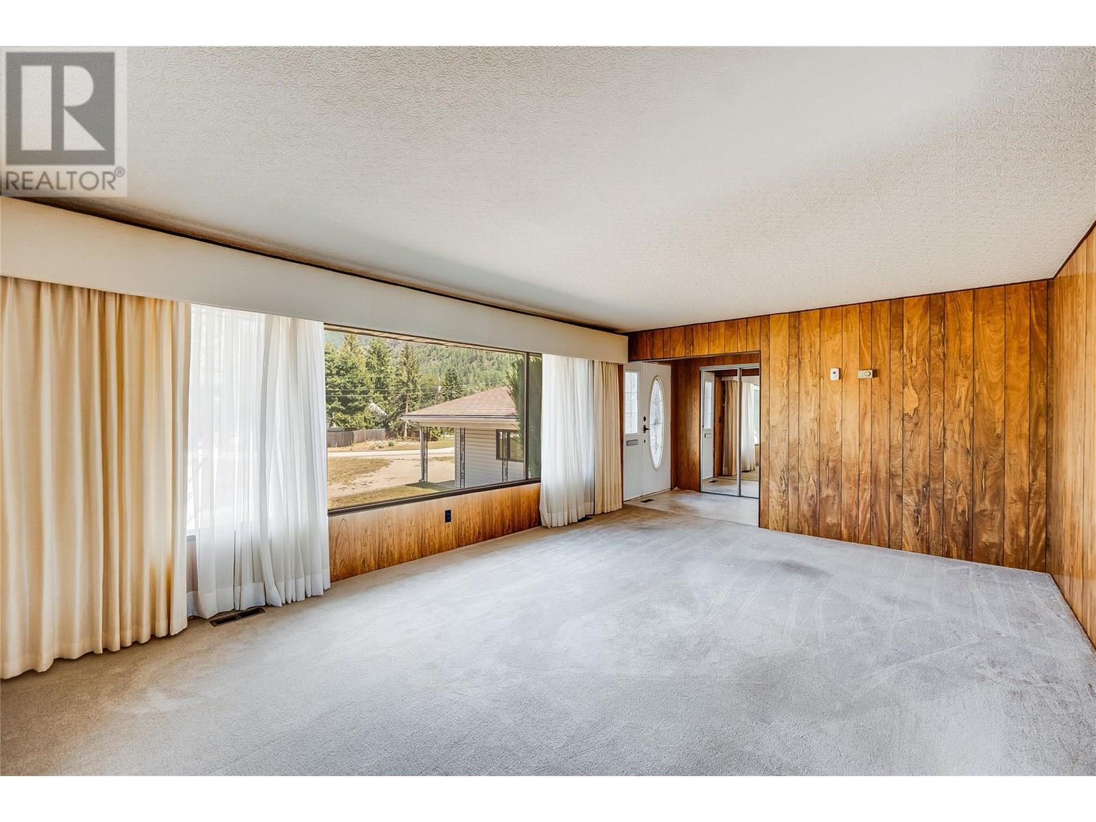 412 104th Street, Castlegar