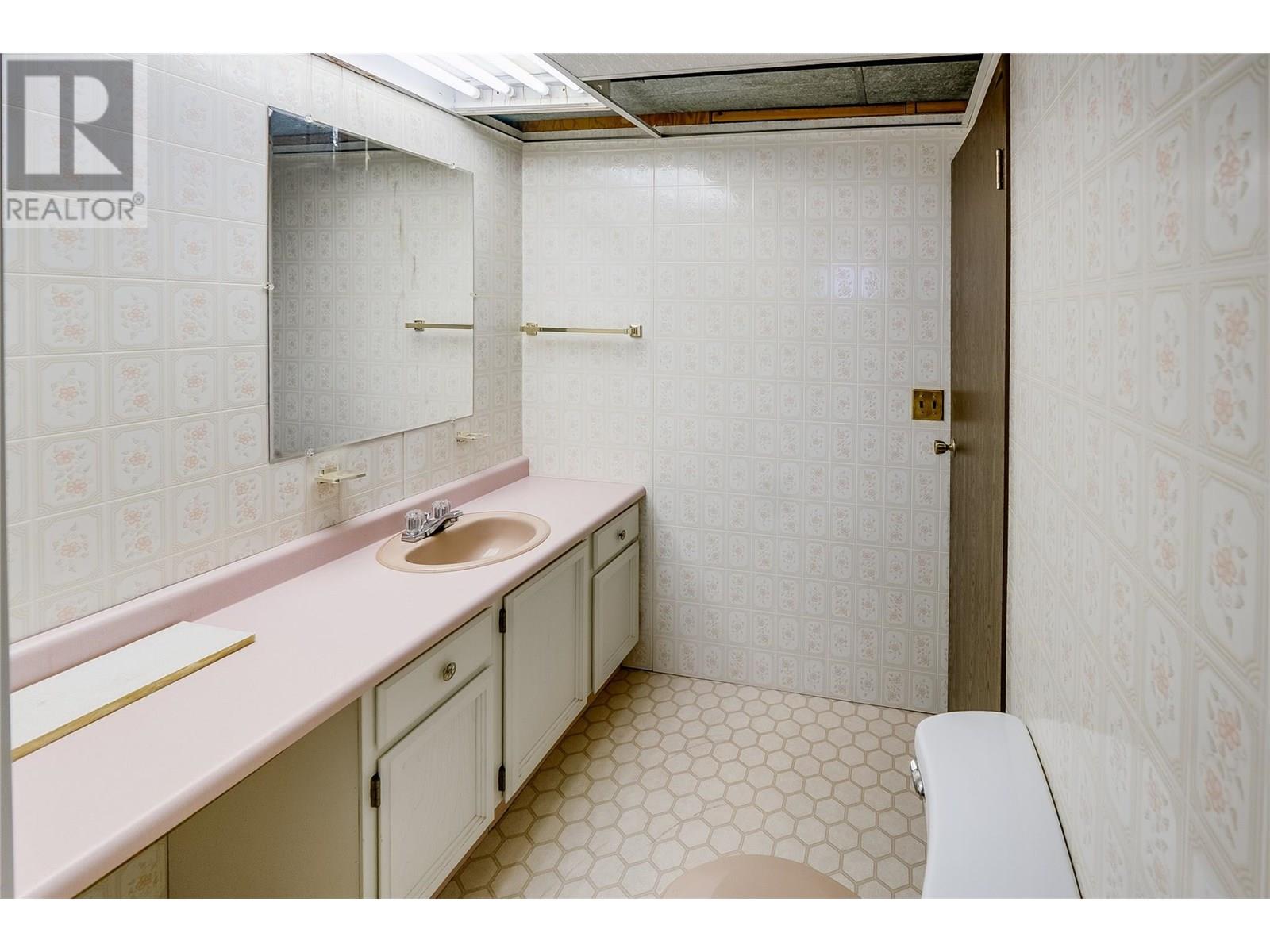 412 104th Street, Castlegar