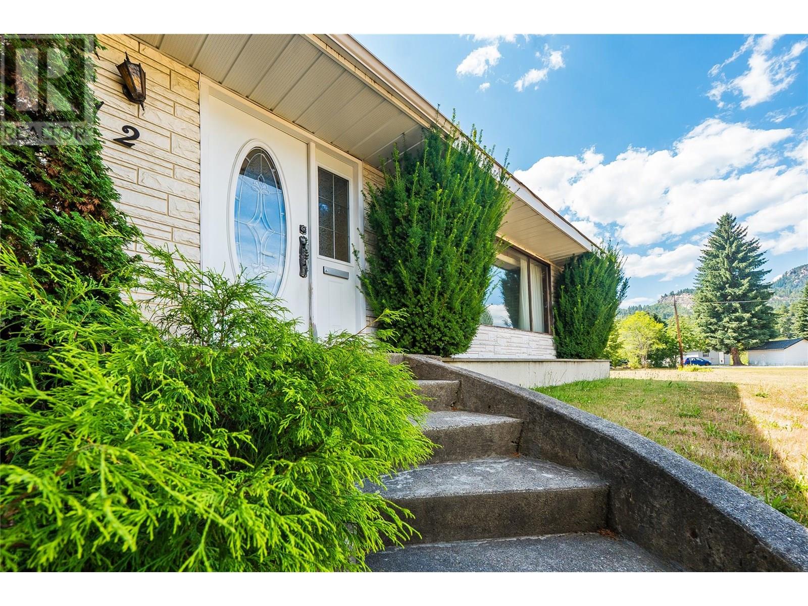 412 104th Street, Castlegar