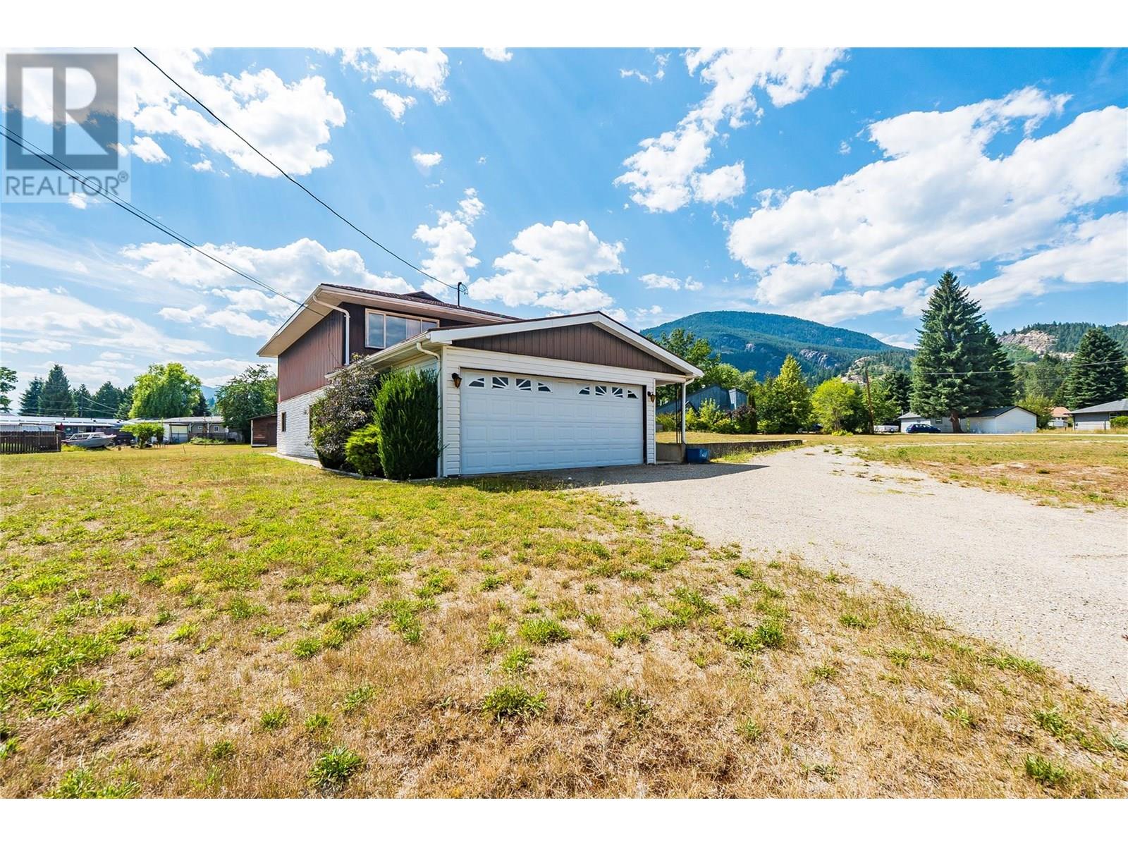 412 104th Street, Castlegar