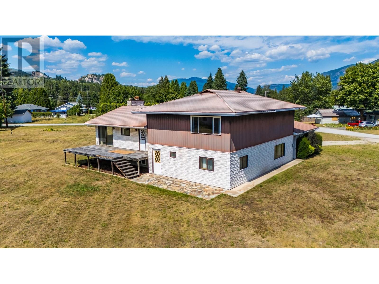 412 104th Street, Castlegar