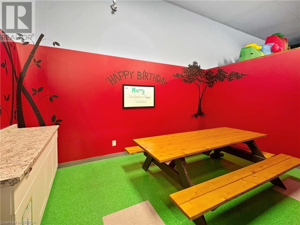 Photo 4 of 603 E Colborne Street, Brantford ON