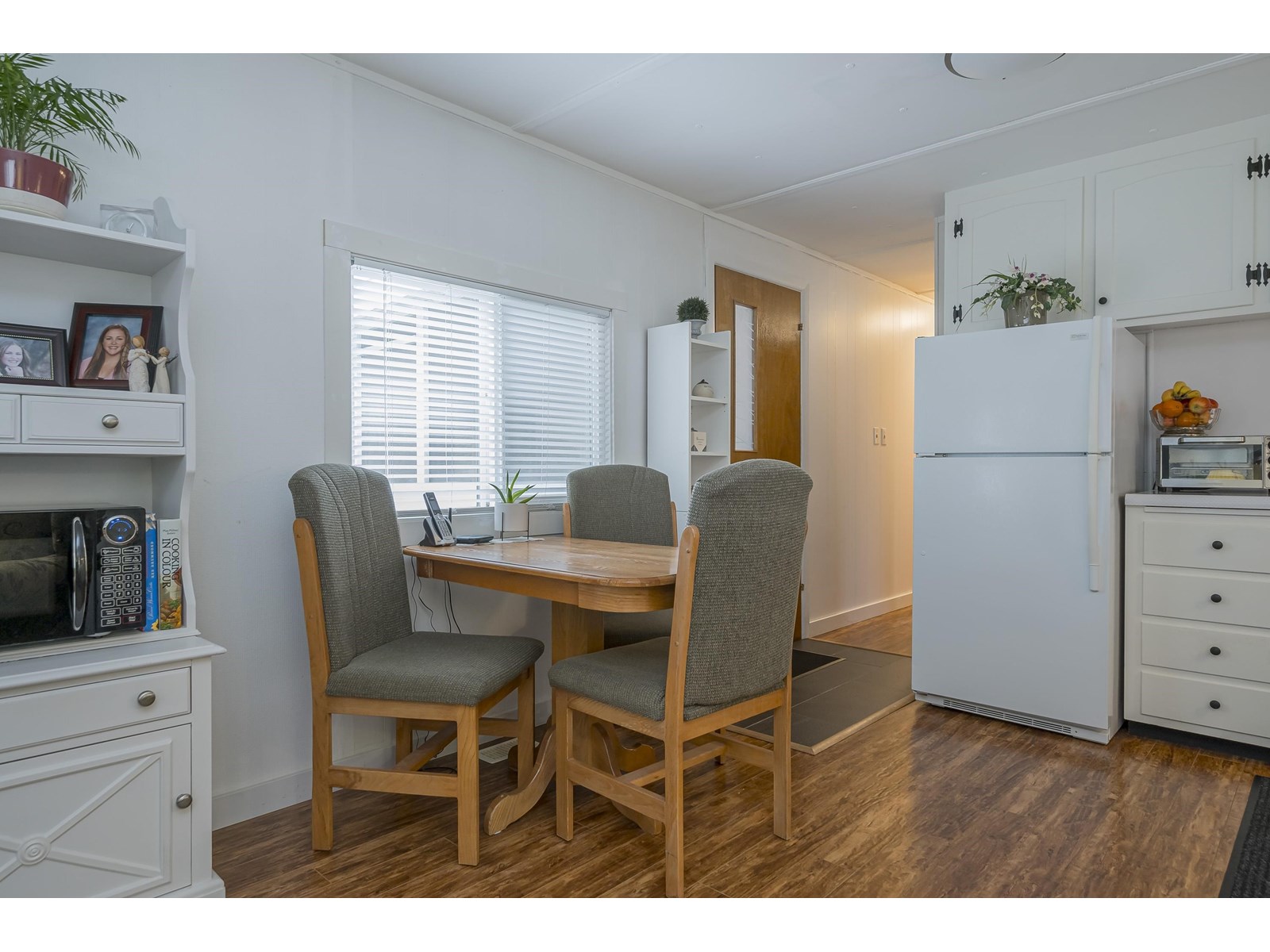 Photo 12 of 49 20071 24 Avenue, Langley BC