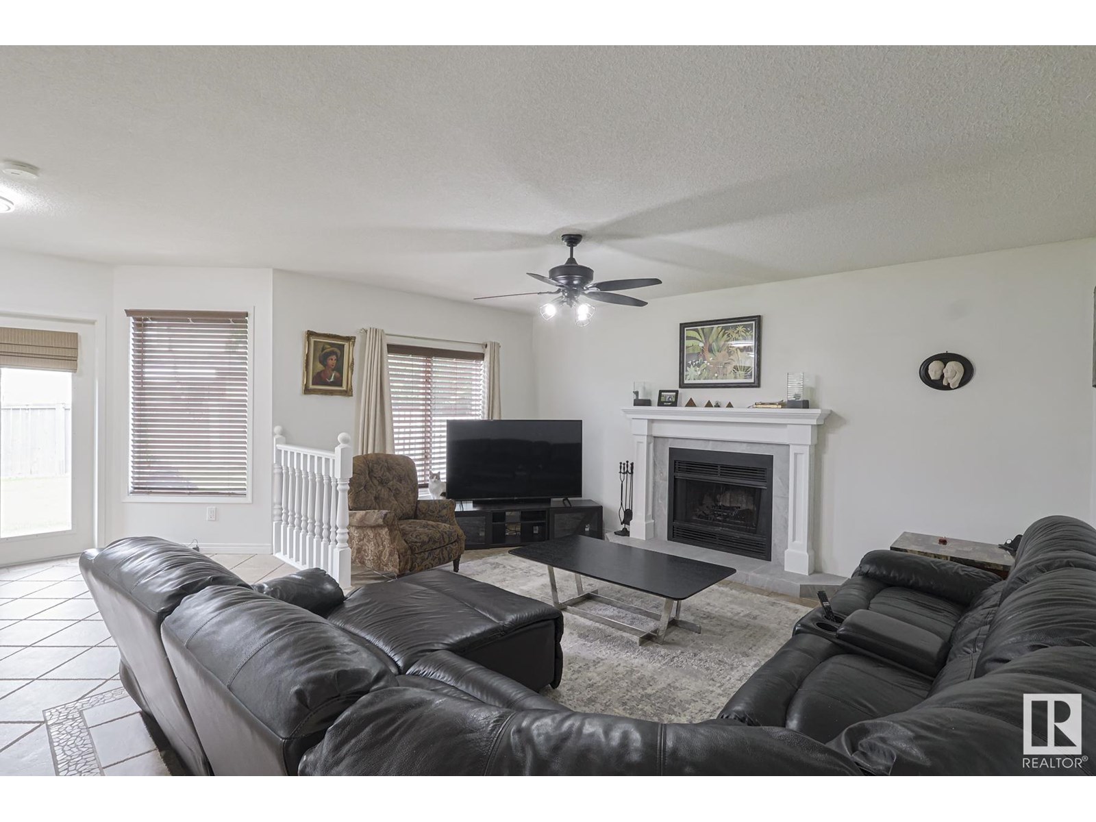 Photo 17 of 12 Elsinore Pl Nw, Edmonton AB