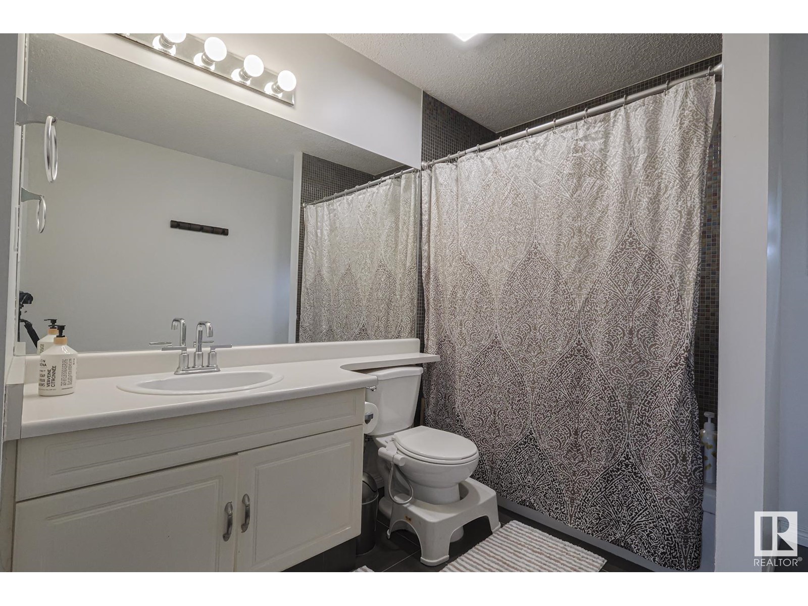 Photo 31 of 12 Elsinore Pl Nw, Edmonton AB