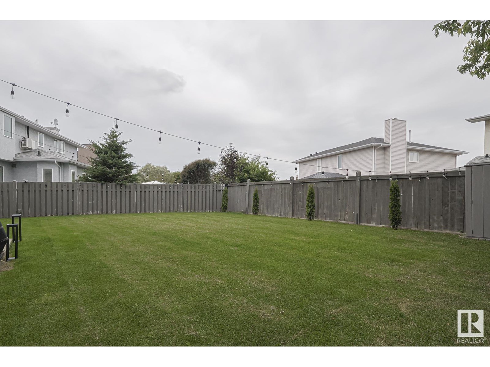 Photo 40 of 12 Elsinore Pl Nw, Edmonton AB