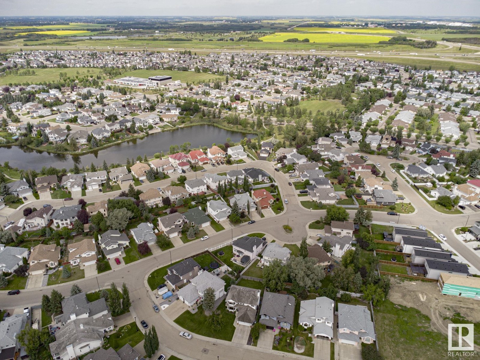 Photo 37 of 12 Elsinore Pl Nw, Edmonton AB
