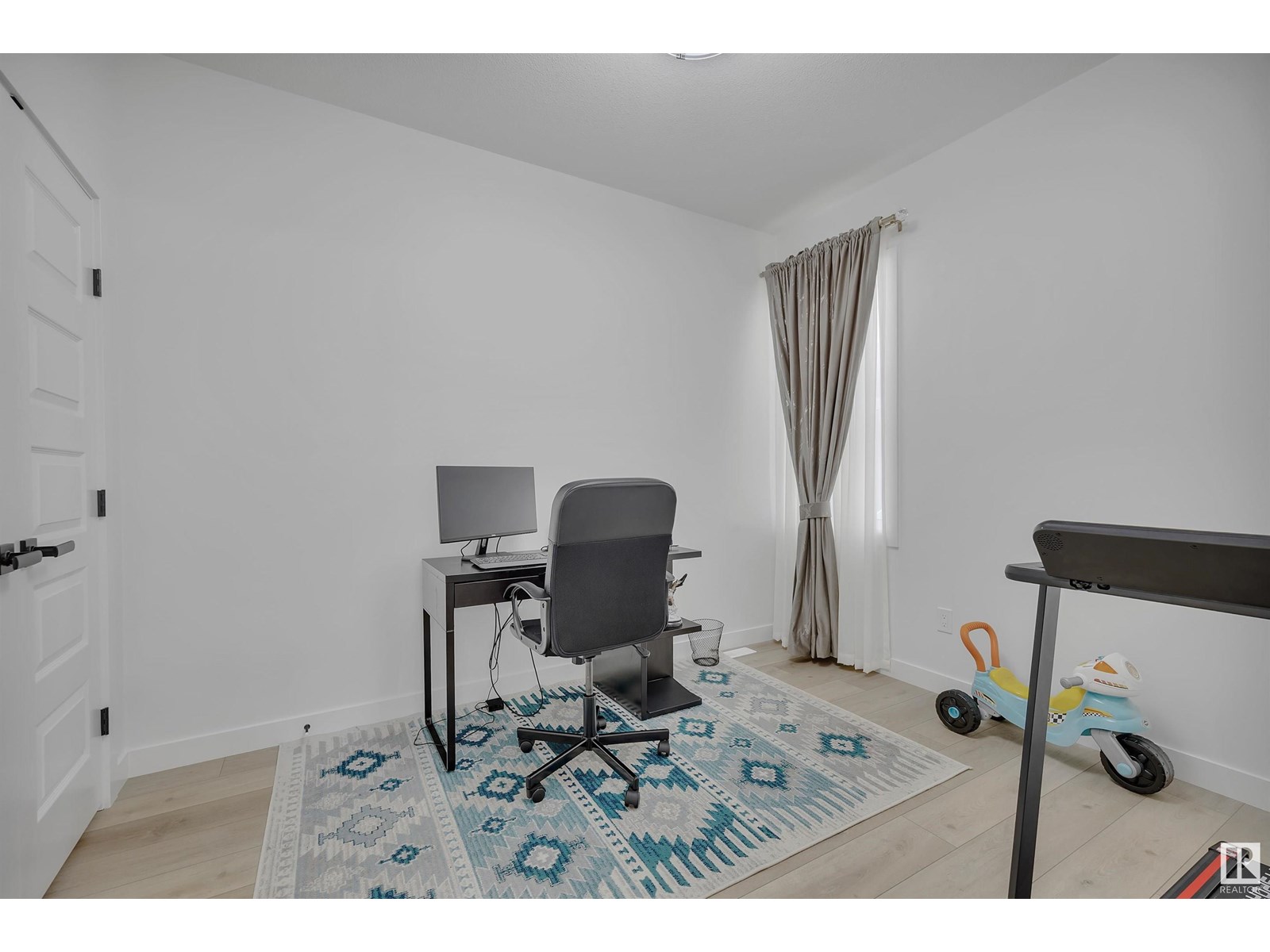 Photo 3 of 1439 11 Av Nw, Edmonton AB