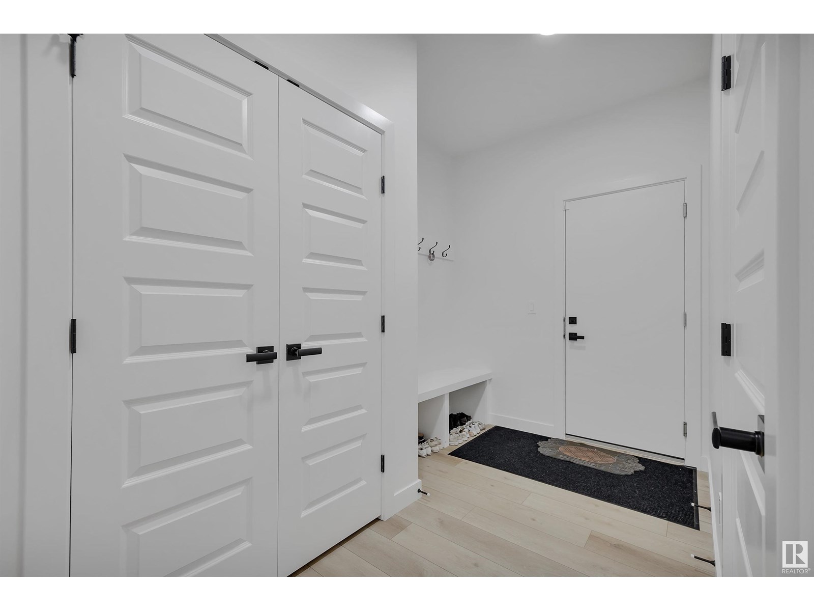 Photo 2 of 1439 11 Av Nw, Edmonton AB