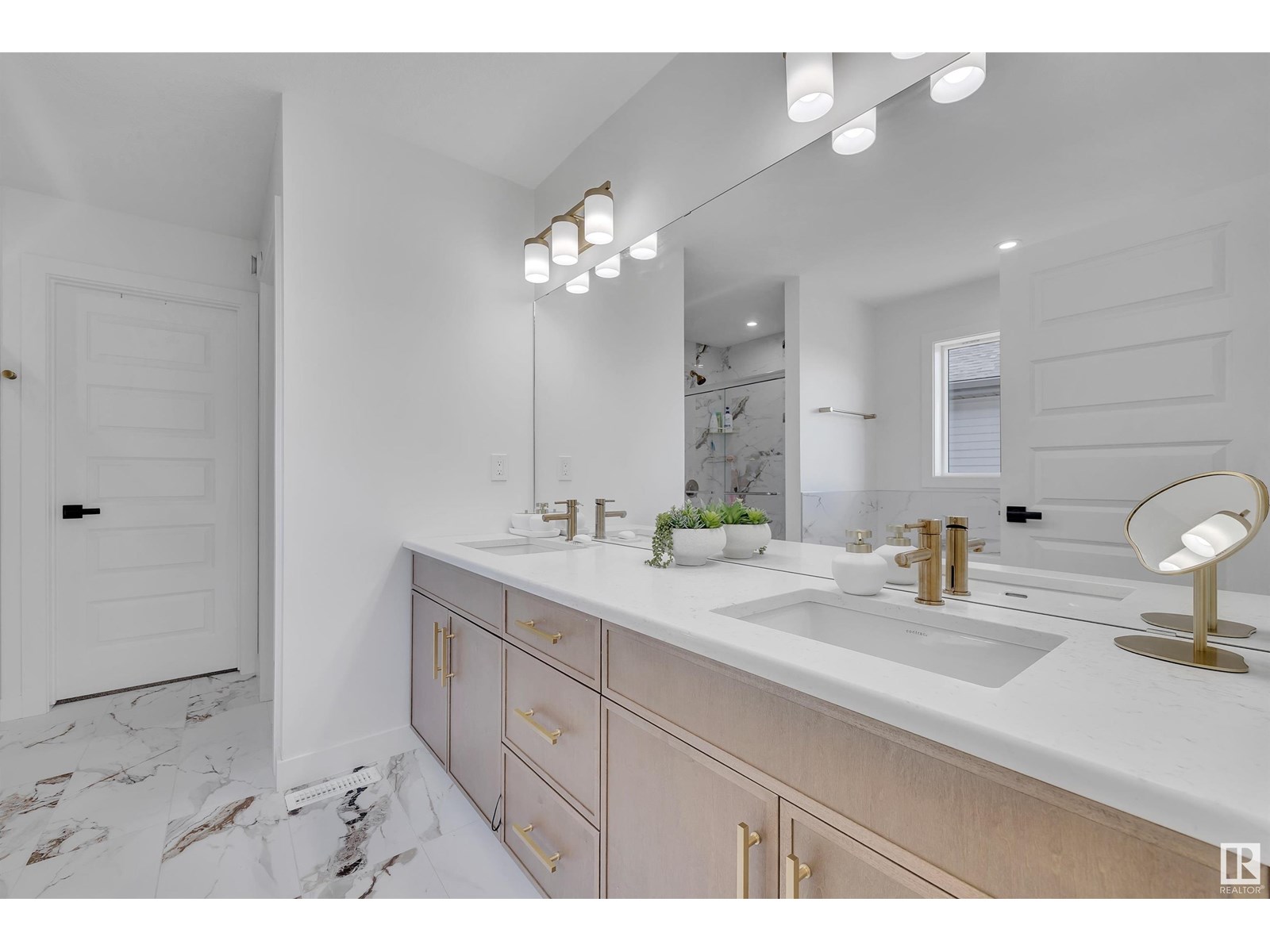 Photo 8 of 1439 11 Av Nw, Edmonton AB