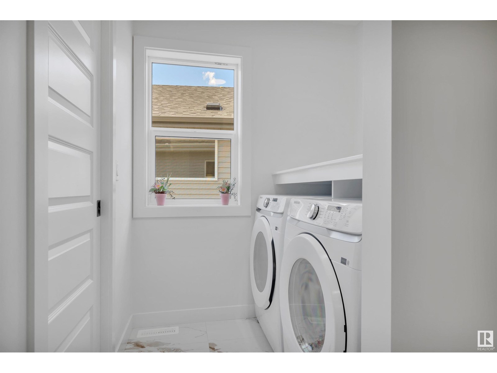 Photo 5 of 1439 11 Av Nw, Edmonton AB