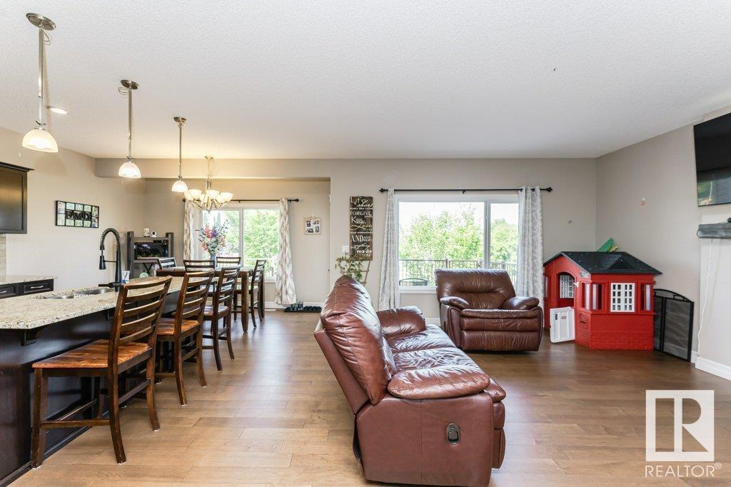 Photo 50 of 1920 33 B St Nw, Edmonton AB