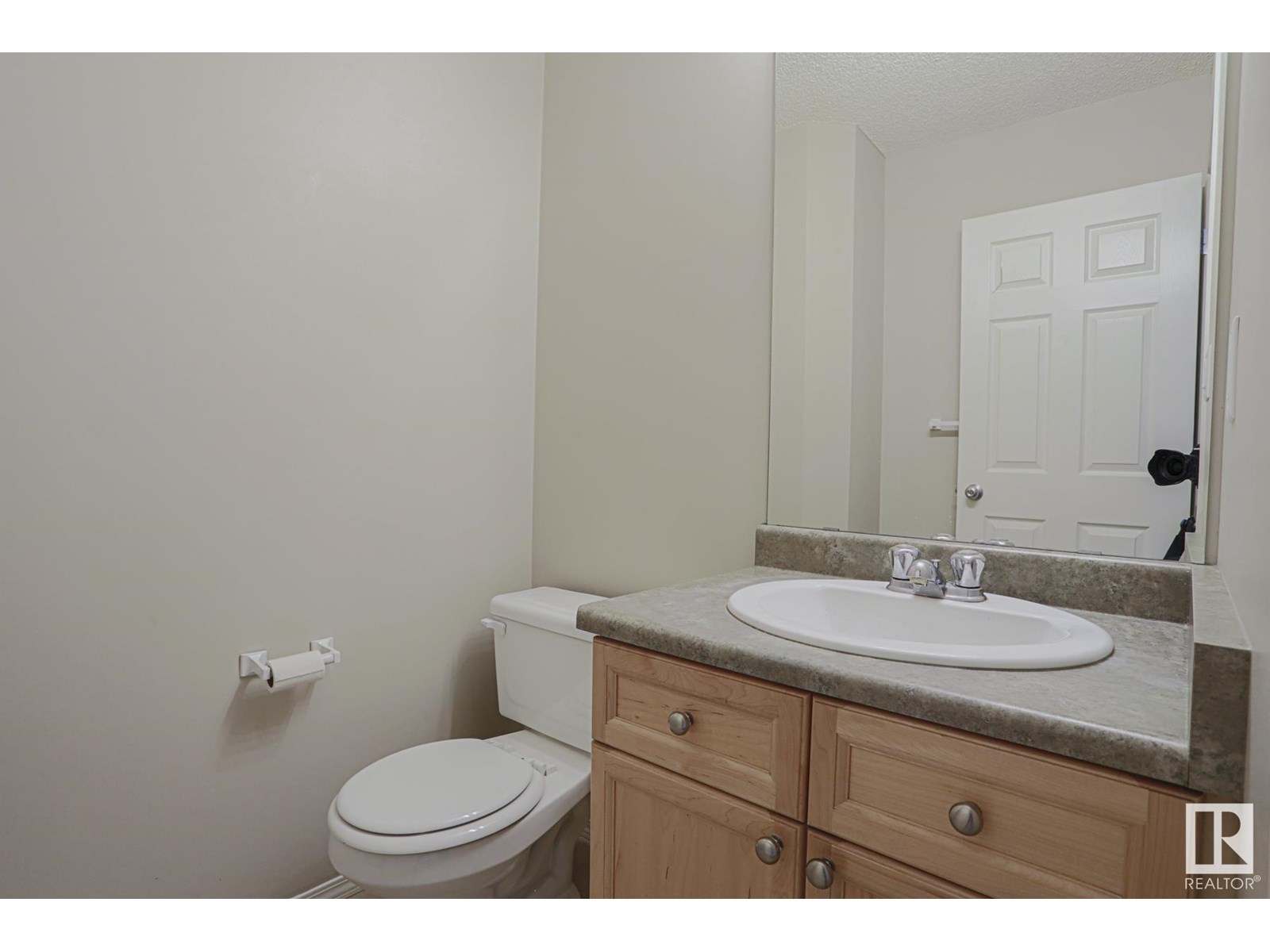 Photo 21 of 26 451 Hyndman Cr Nw Nw, Edmonton AB
