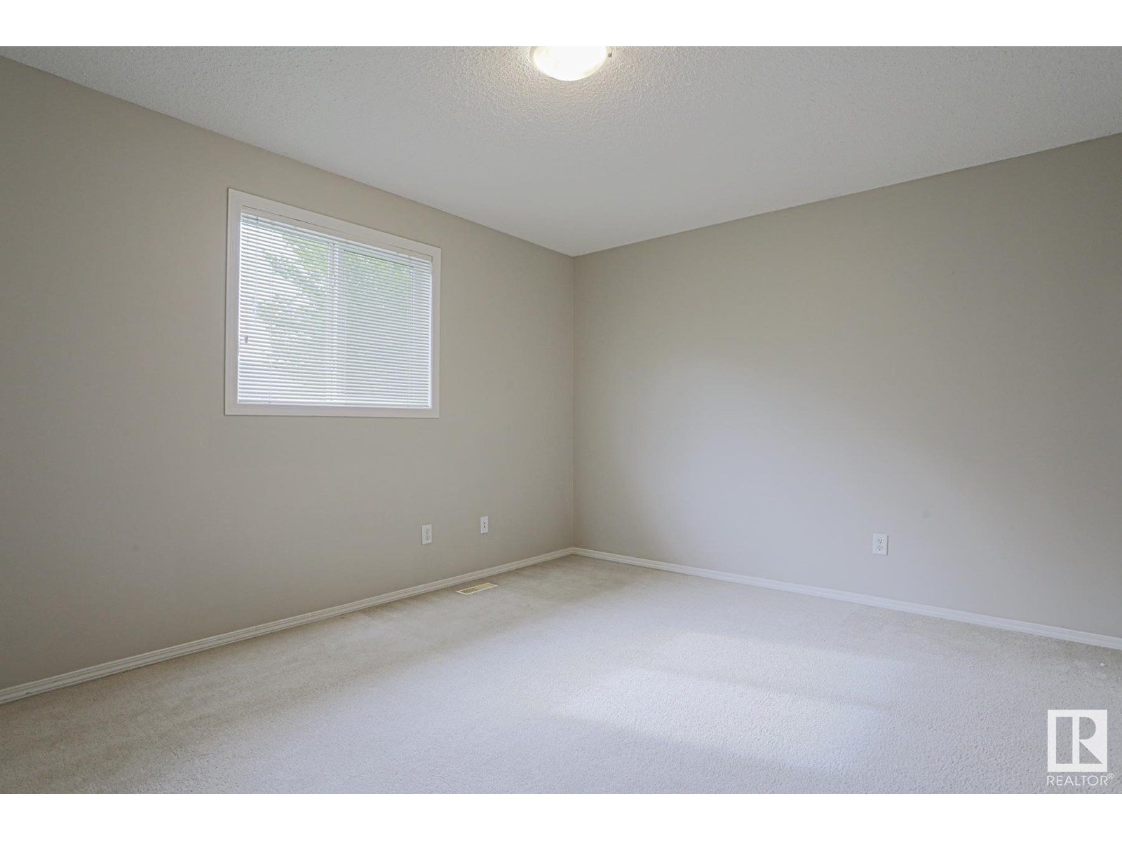 Photo 33 of 26 451 Hyndman Cr Nw Nw, Edmonton AB