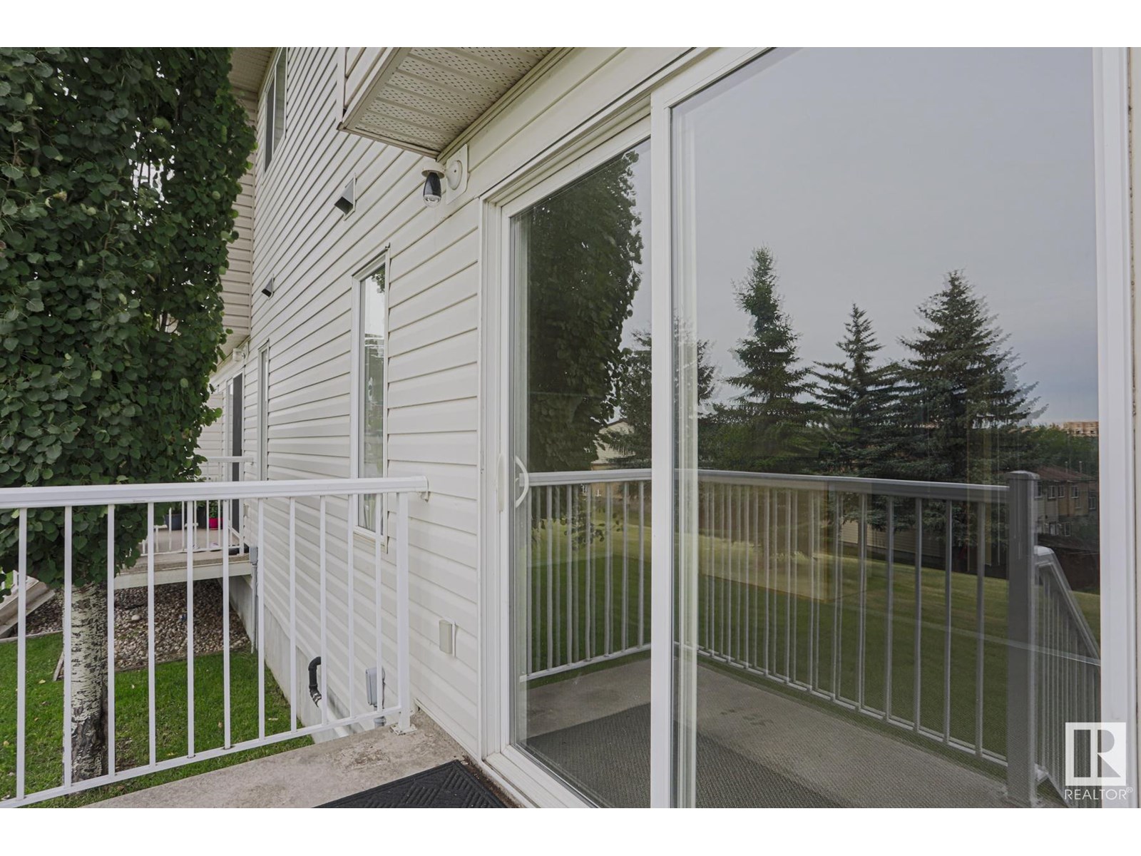 Photo 12 of 26 451 Hyndman Cr Nw Nw, Edmonton AB