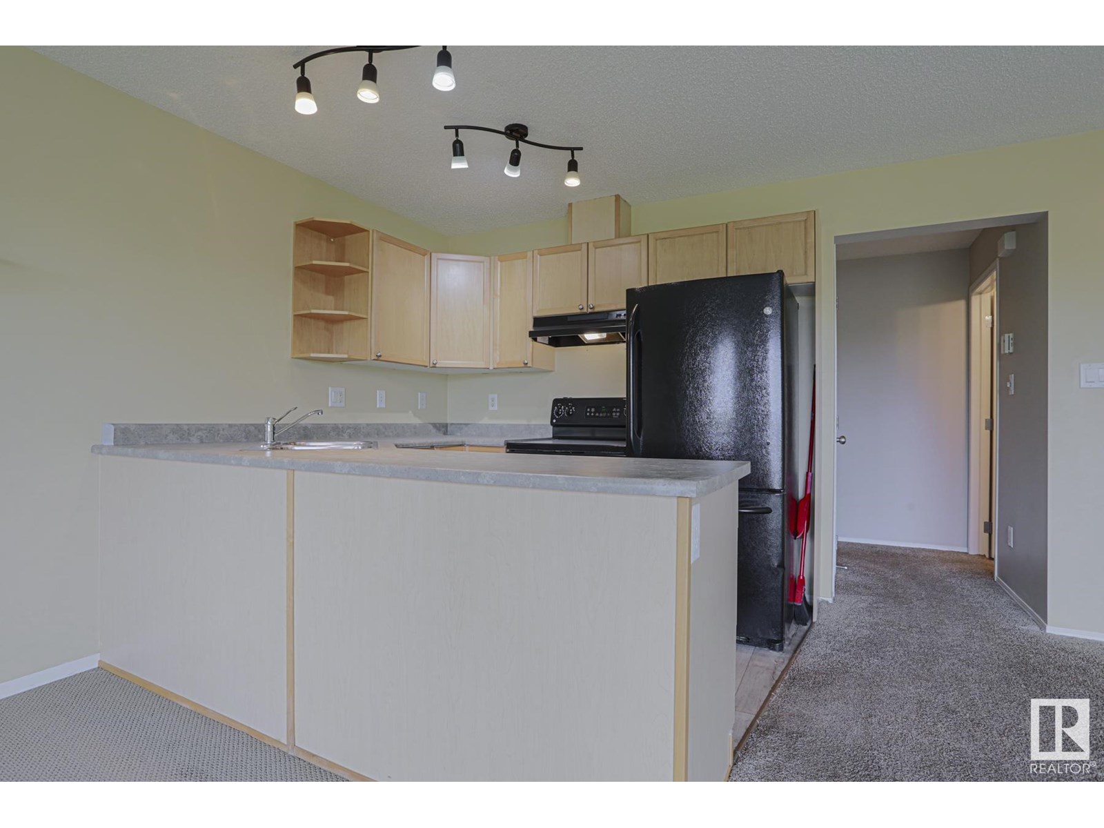 Photo 20 of 26 451 Hyndman Cr Nw Nw, Edmonton AB