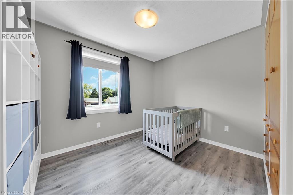 Photo 33 of 47 Winnett Street N, Cayuga ON