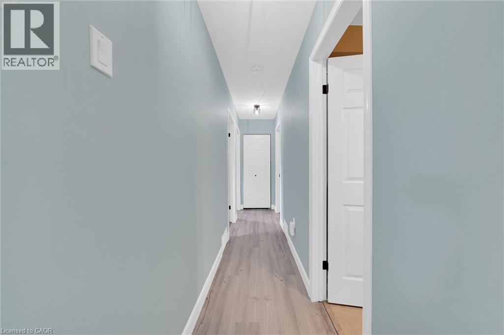 Photo 35 of 47 Winnett Street N, Cayuga ON