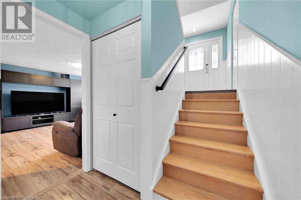 Photo 44 of 47 Winnett Street N, Cayuga ON