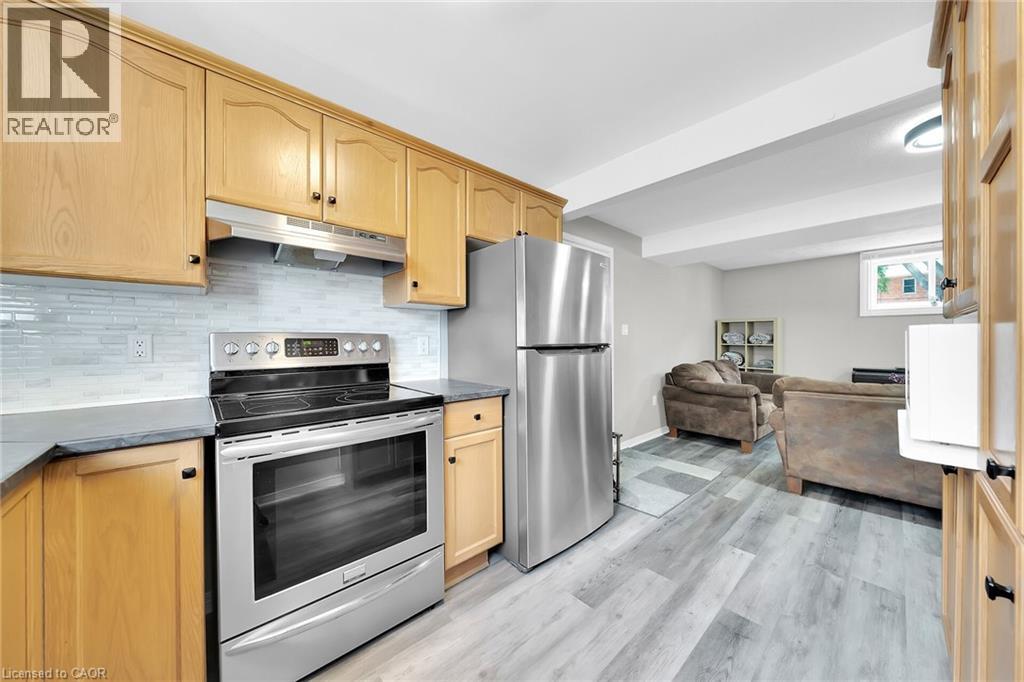 Photo 27 of 47 Winnett Street N, Cayuga ON
