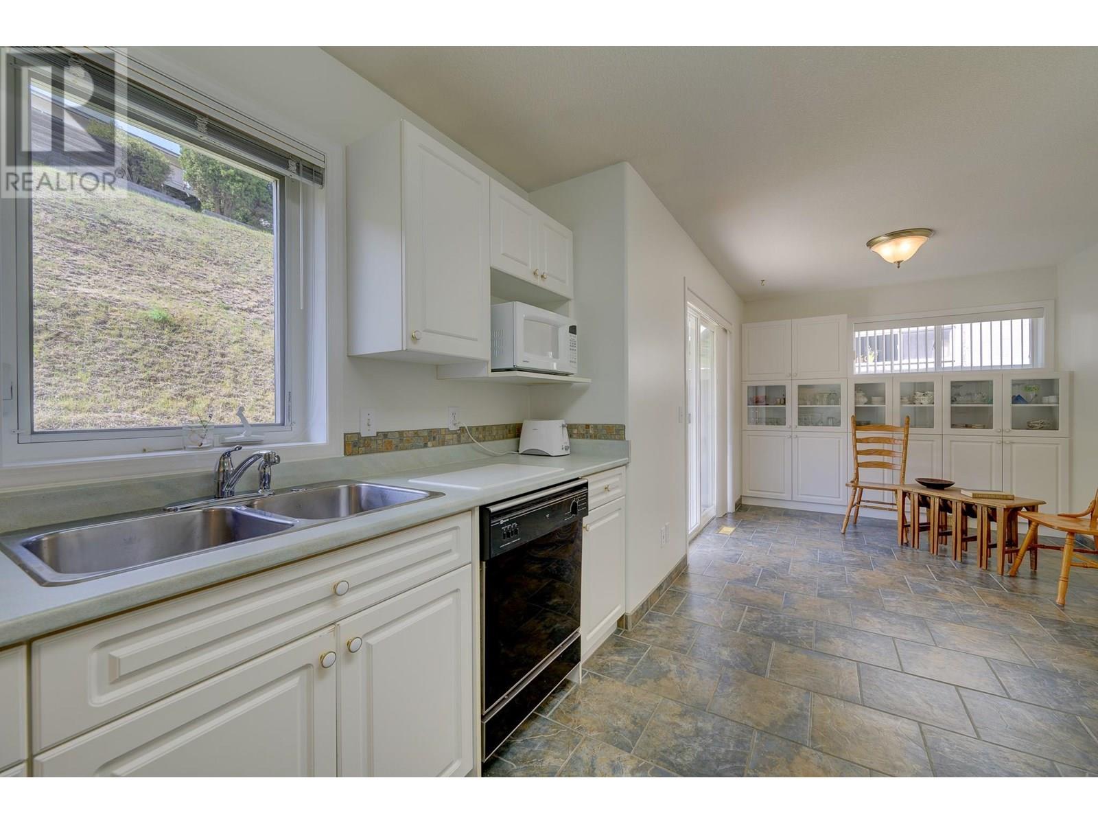 255 Pemberton Terrace Unit# 27, Kamloops