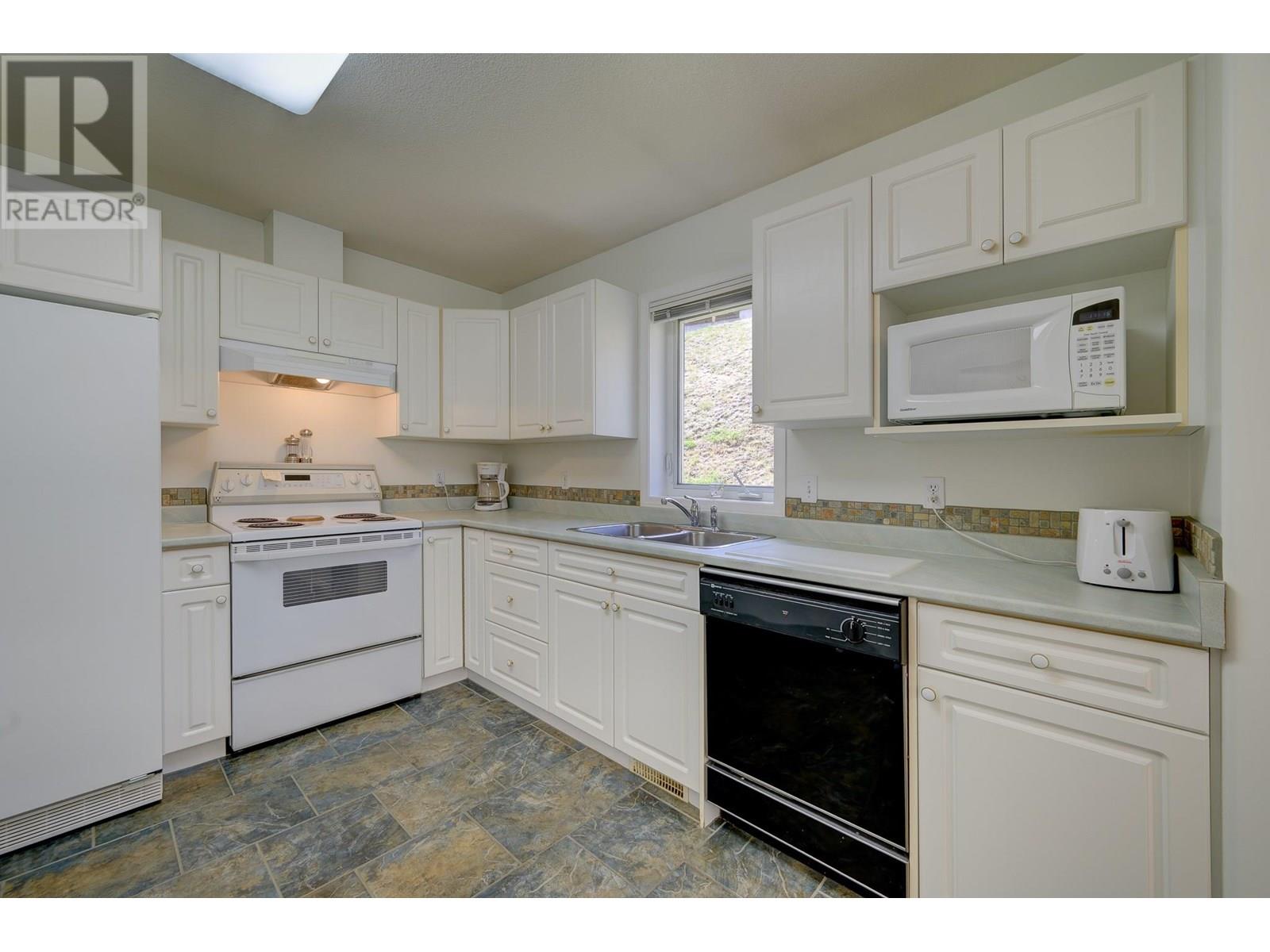 255 Pemberton Terrace Unit# 27, Kamloops