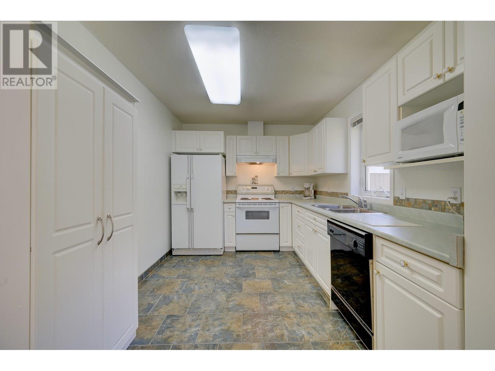 255 Pemberton Terrace Unit# 27, Kamloops