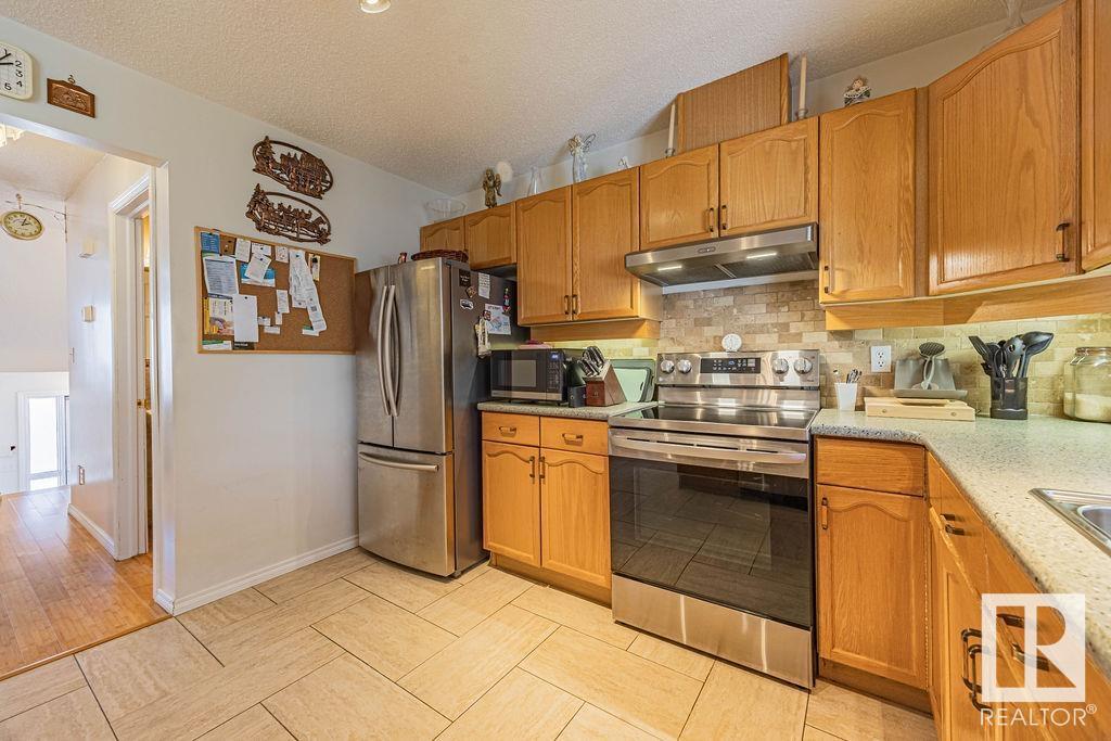 Photo 19 of 17624 96 Av Nw, Edmonton AB