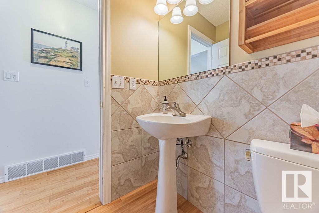 Photo 24 of 17624 96 Av Nw, Edmonton AB