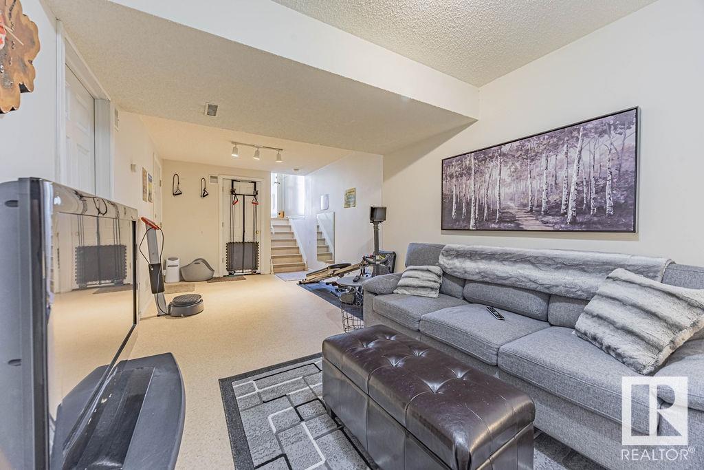 Photo 39 of 17624 96 Av Nw, Edmonton AB