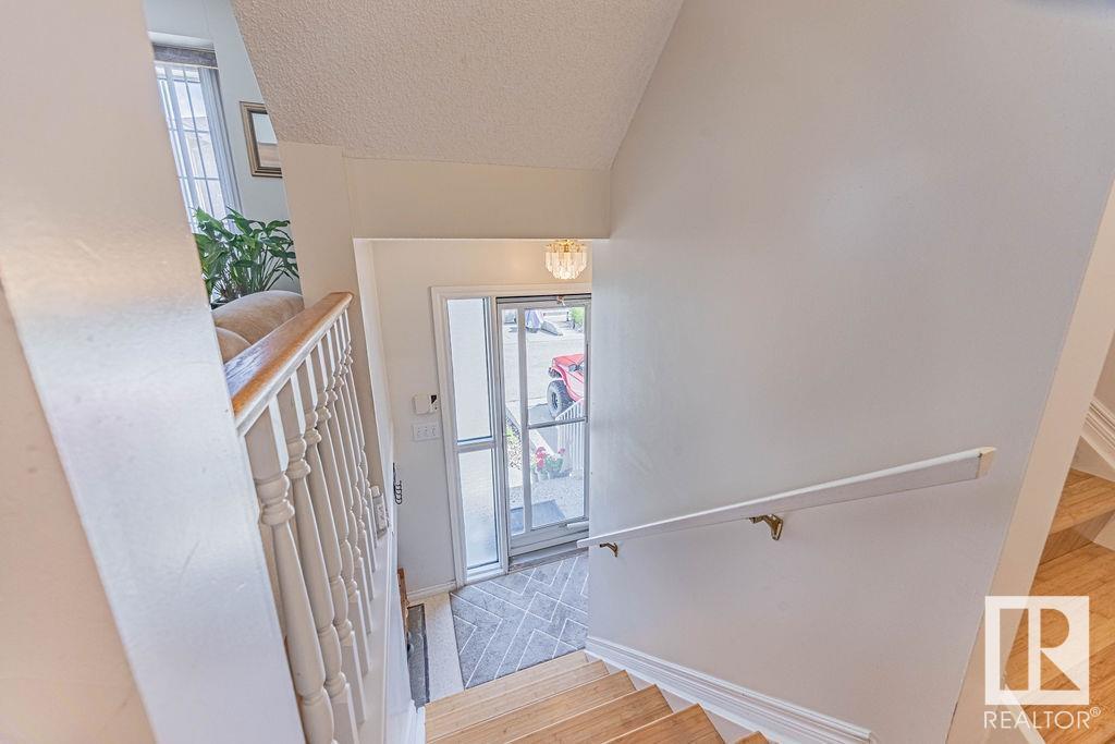 Photo 7 of 17624 96 Av Nw, Edmonton AB