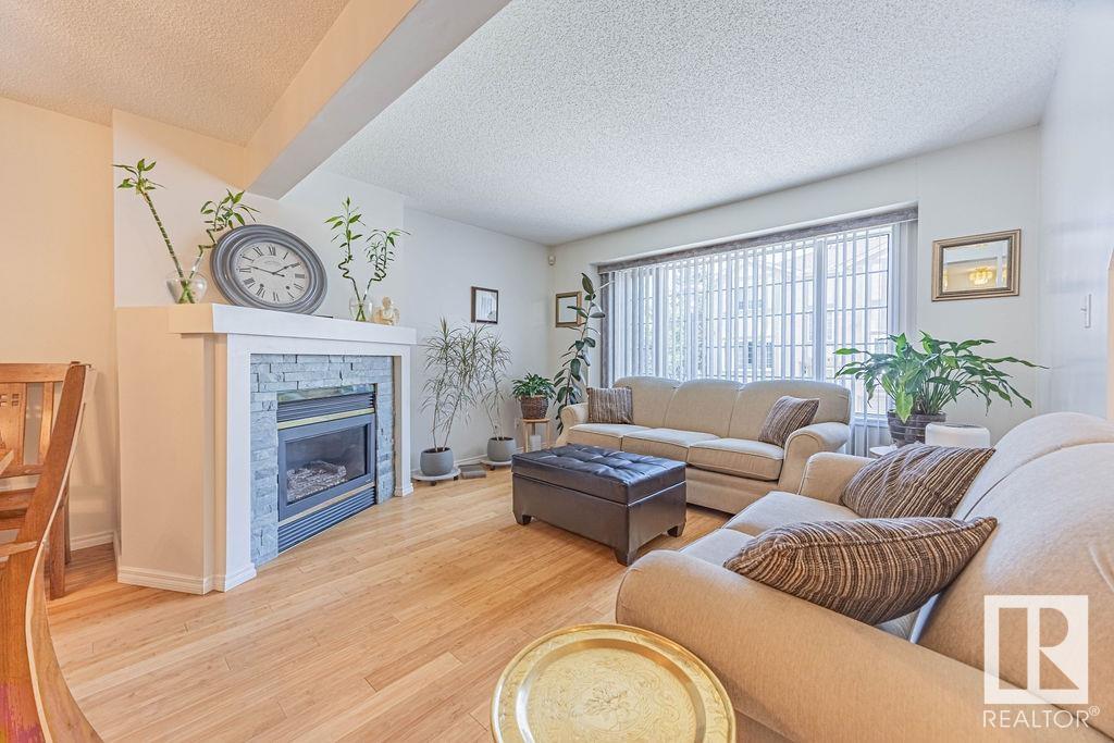 Photo 9 of 17624 96 Av Nw, Edmonton AB
