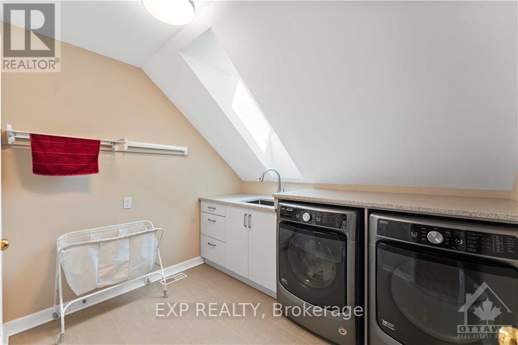 Photo 11 of 203 Balmoral Place, Ottawa ON