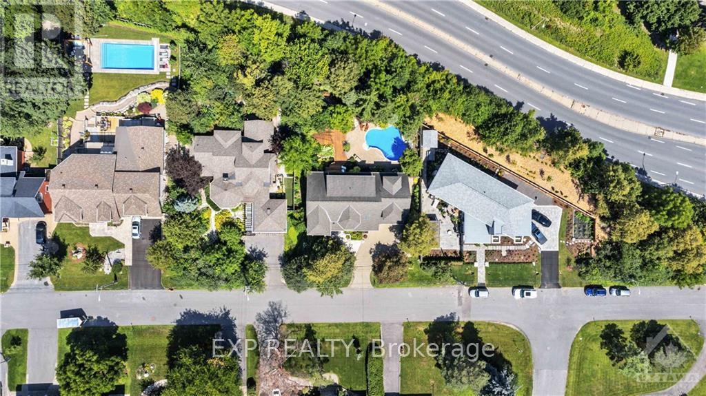 Photo 6 of 203 Balmoral Place, Ottawa ON