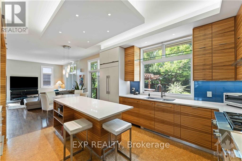 Photo 2 of 203 Balmoral Place, Ottawa ON