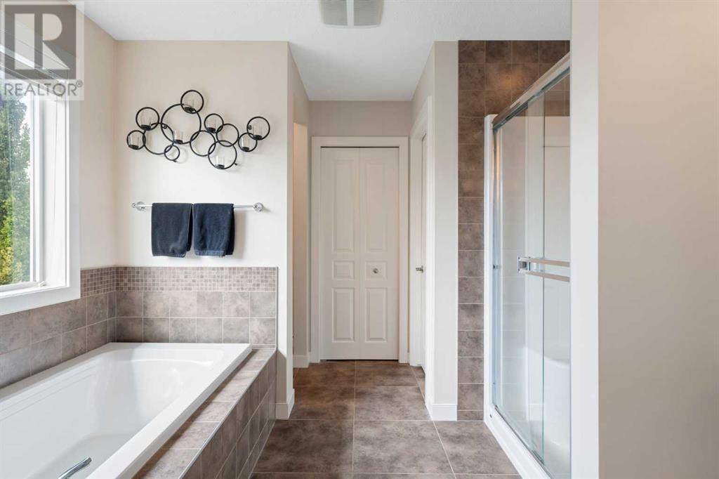 Photo 11 of 393 River Heights Drive, Cochrane AB