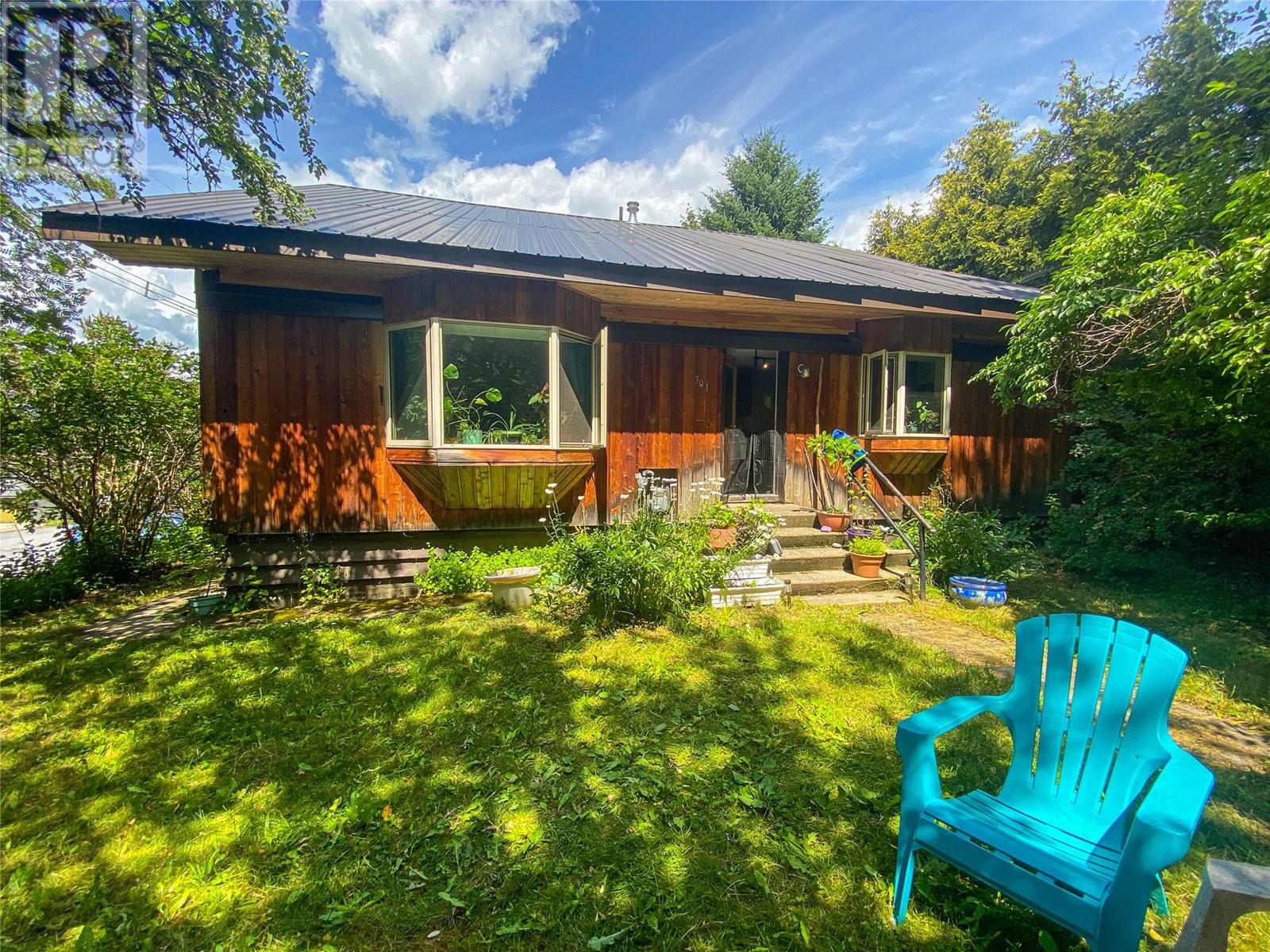 Photo 17 of 301 Hart Street, Nelson BC