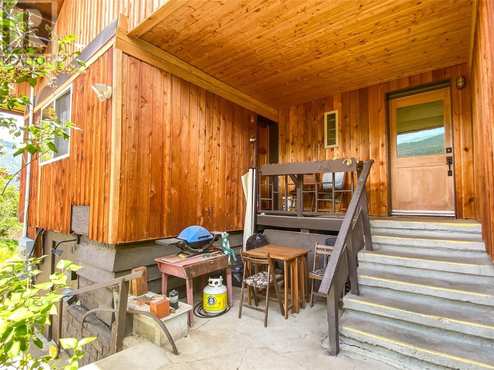 Photo 7 of 301 Hart Street, Nelson BC