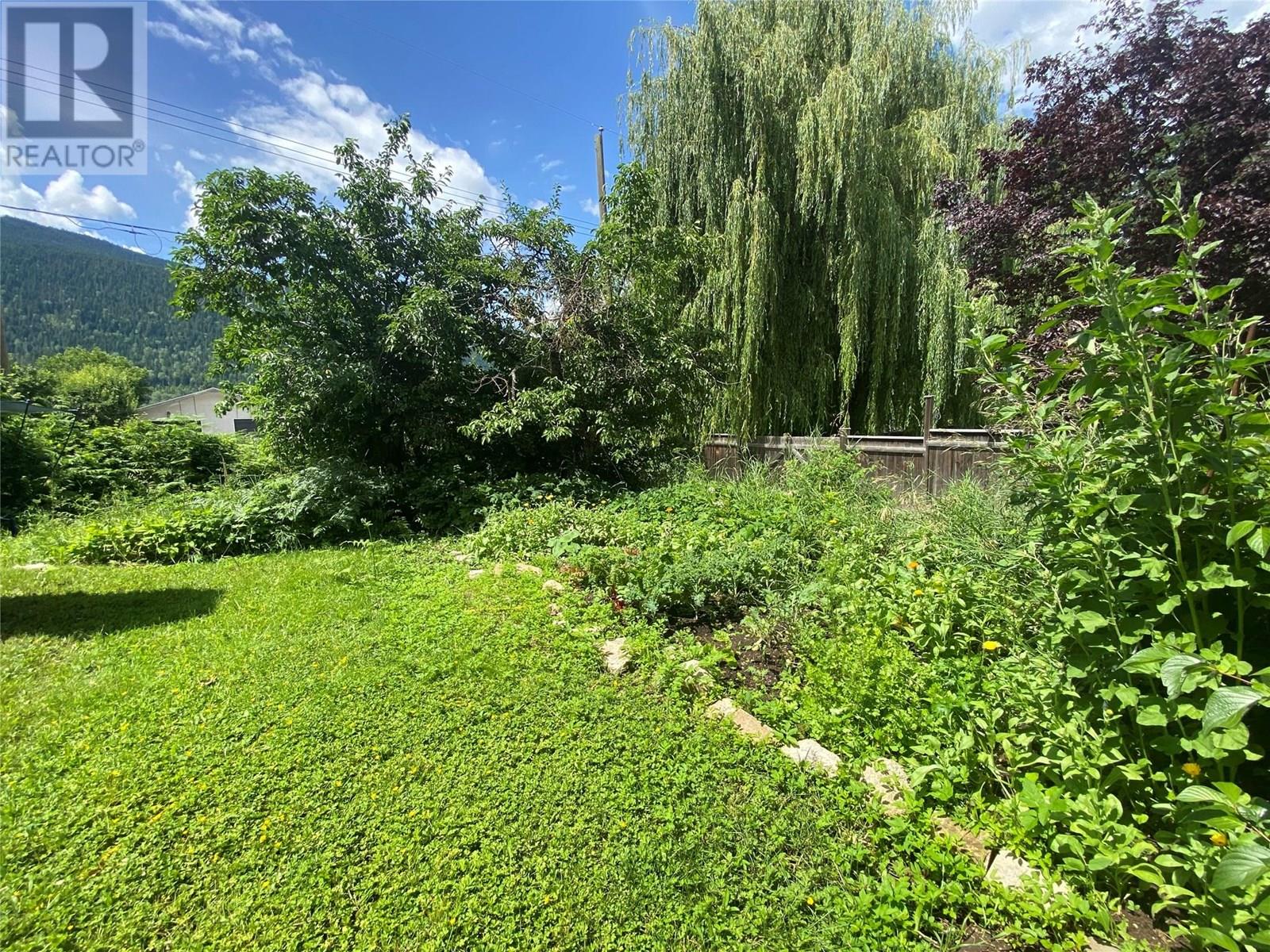 Photo 49 of 301 Hart Street, Nelson BC