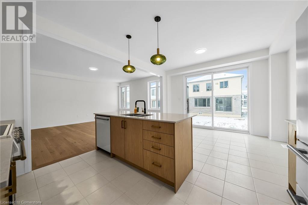 Photo 8 of 55 Teskey Crescent, Hamilton ON
