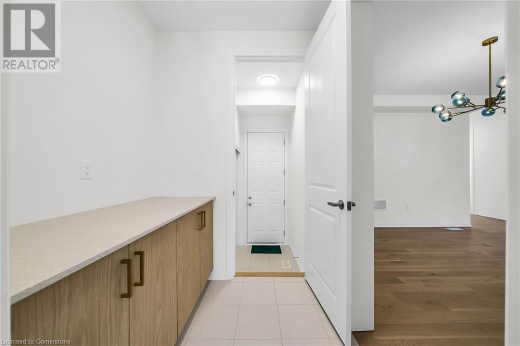 Photo 25 of 55 Teskey Crescent, Hamilton ON