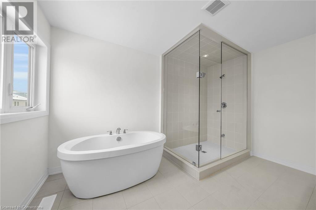 Photo 33 of 55 Teskey Crescent, Hamilton ON