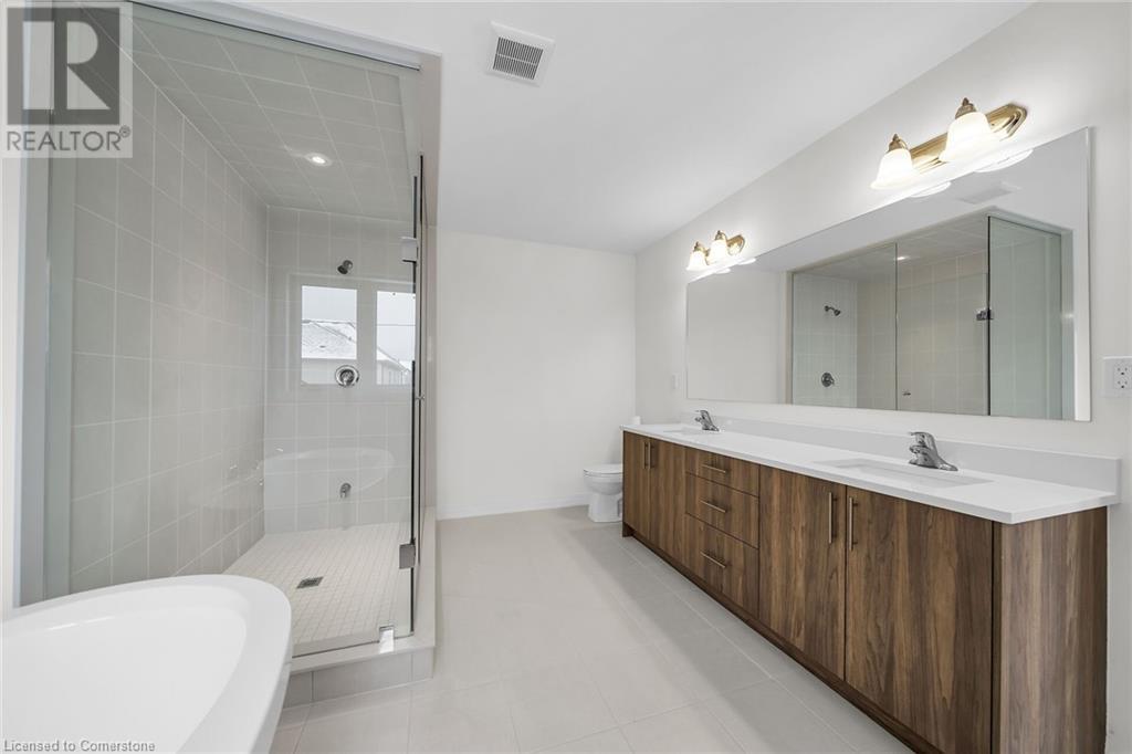 Photo 32 of 55 Teskey Crescent, Hamilton ON