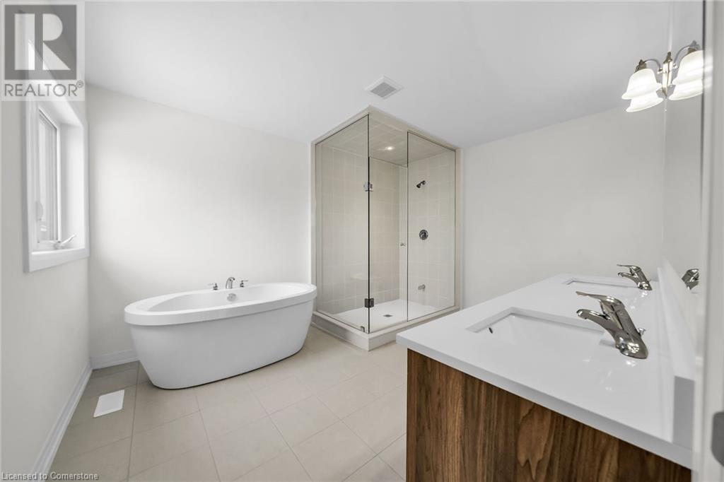 Photo 31 of 55 Teskey Crescent, Hamilton ON