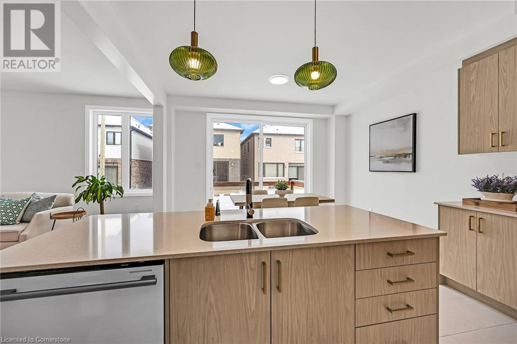 Photo 13 of 55 Teskey Crescent, Hamilton ON
