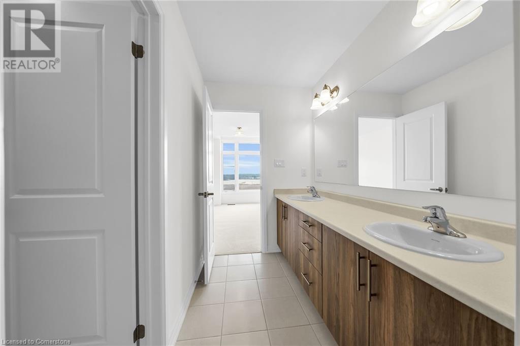 Photo 35 of 55 Teskey Crescent, Hamilton ON