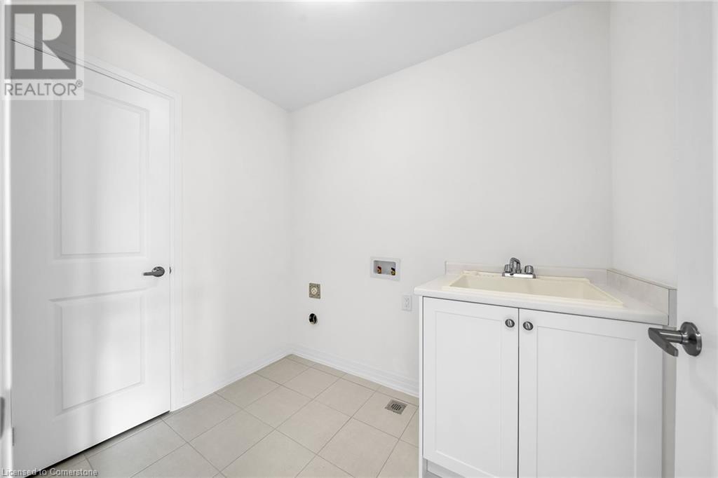 Photo 42 of 55 Teskey Crescent, Hamilton ON